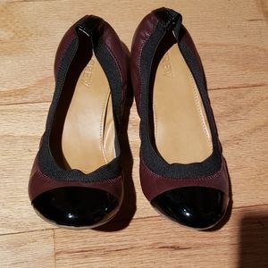 MAKE AN OFFER :) 
J Crew maroon ballet flat
